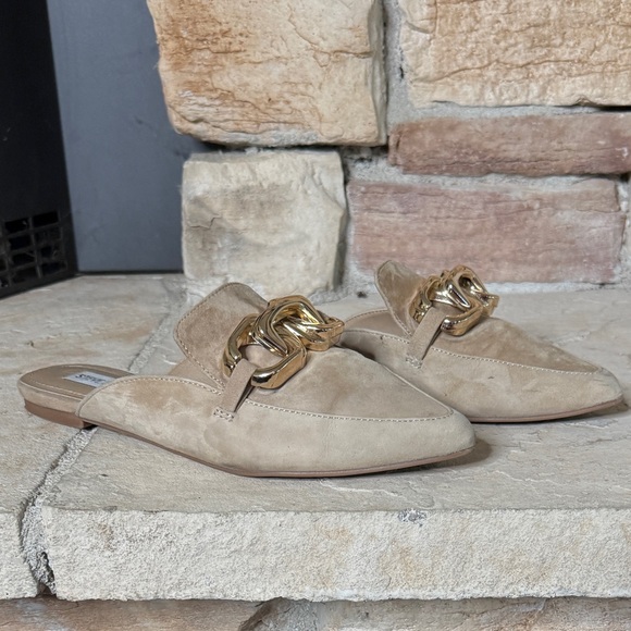 Steve Madden Friends Tan Suede Gold Chain Pointed-Toe Loafer Slides Sz 7.5 - Picture 6 of 11